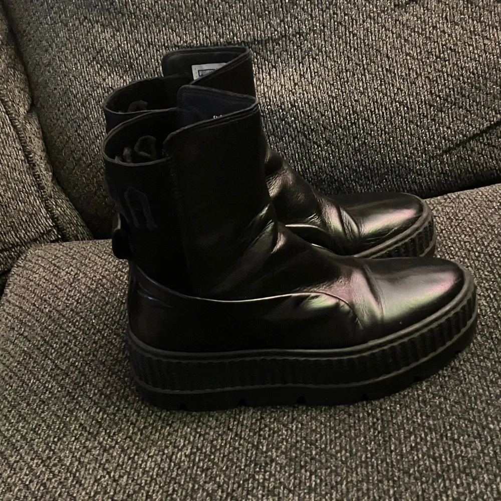 Fenty x Puma Chelsea sneaker boot (chunky boot) in black women’s 6